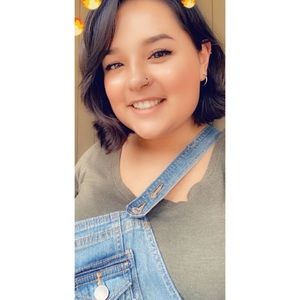 Meet your Posher, Alexis